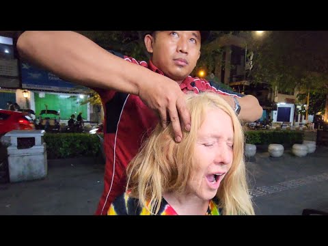 12AM INDONESIAN STREET MASSAGE For Momma! Yogyakarta, Indonesia 🇮🇩